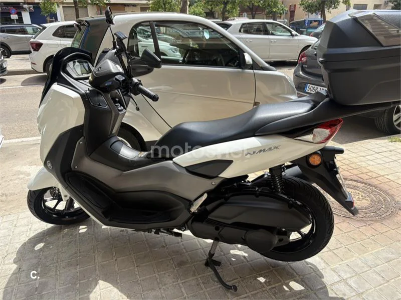 Yamaha NMAX – Vista 4