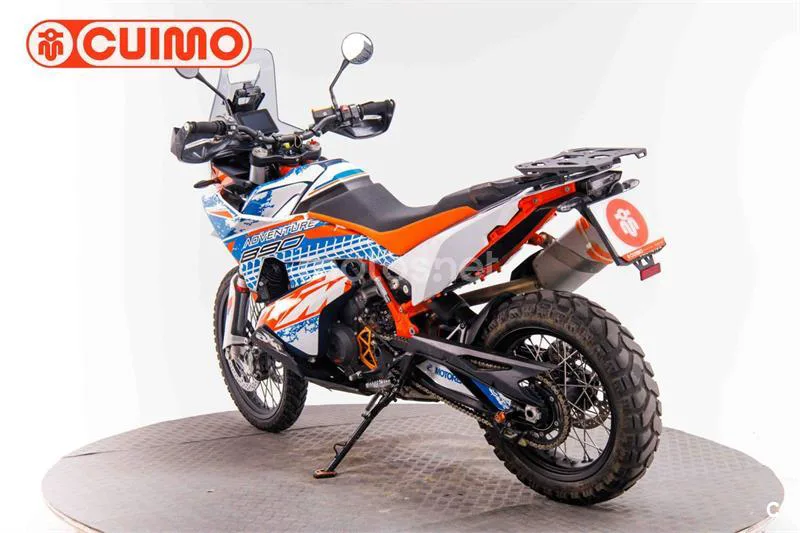 KTM 890 – Vista 13