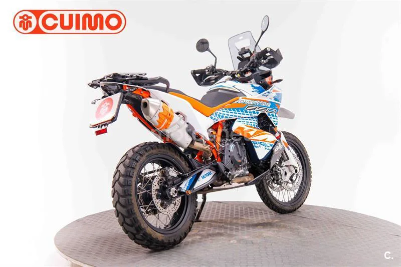 KTM 890 – Vista 4
