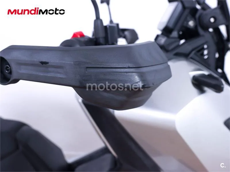 Honda ADV 350 – Vista 13