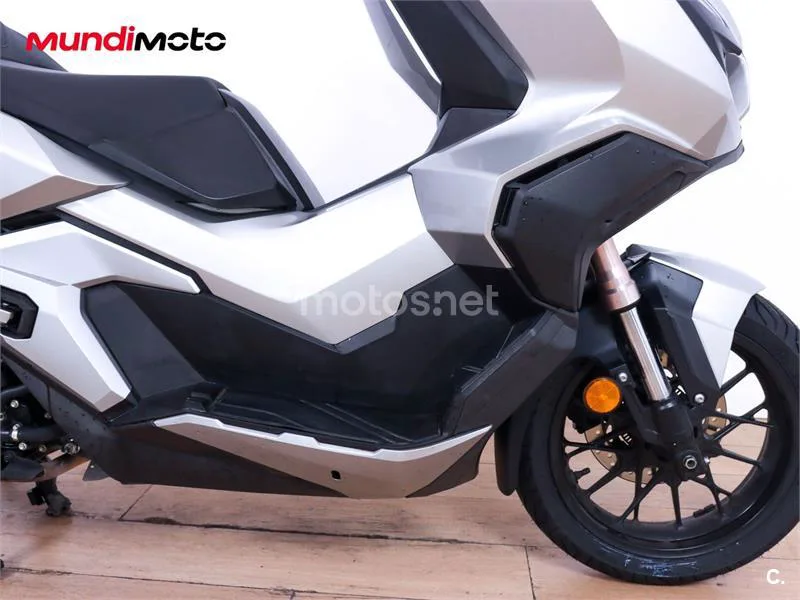 Honda ADV 350 – Vista 14