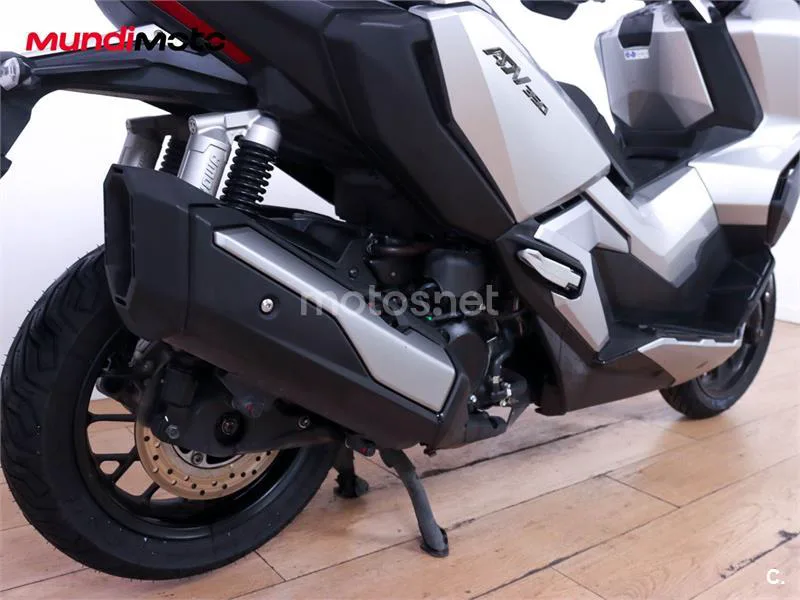 Honda ADV 350 – Vista 4