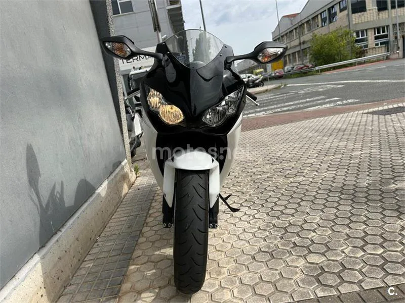 Honda CBR 1000 RR Fireblade – Vista 7