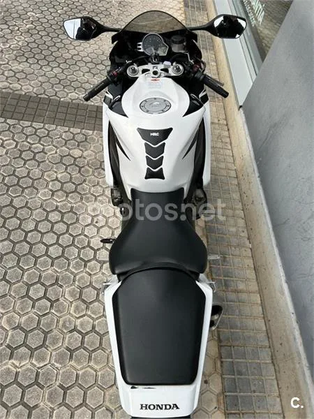 Honda CBR 1000 RR Fireblade – Vista 8