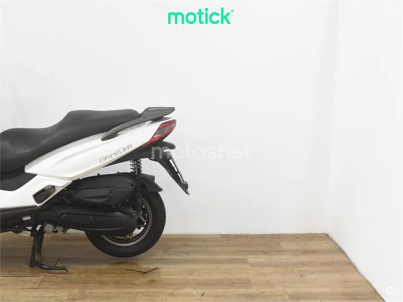 Kymco Grand Dink 125 – Vista 9