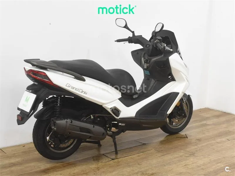 Kymco Grand Dink 125 – Vista 10
