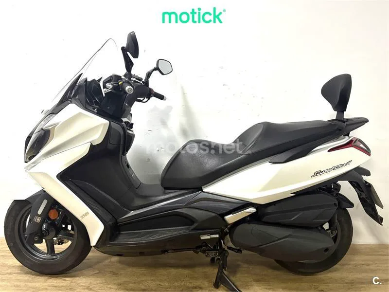 Kymco Super Dink 350 – Vista 5