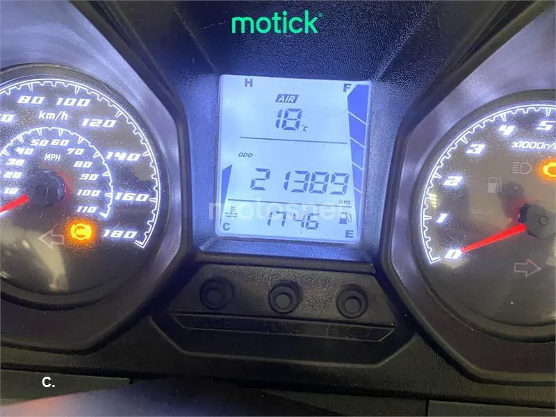 Kymco Super Dink 350 – Vista 4