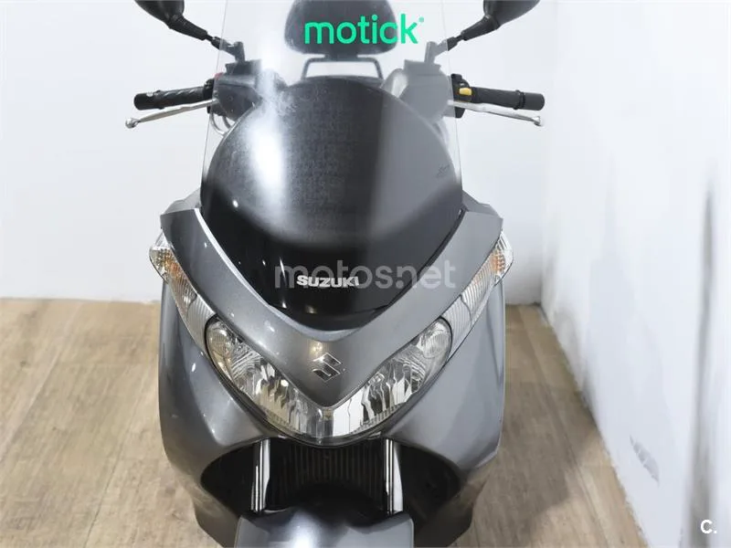 Suzuki Burgman 200 – Vista 11