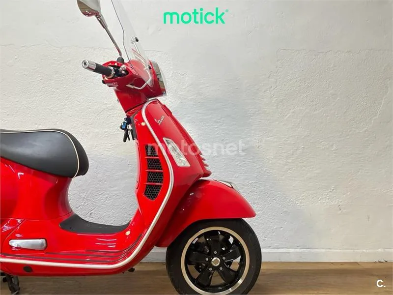 Vespa GTS 300 – Vista 4