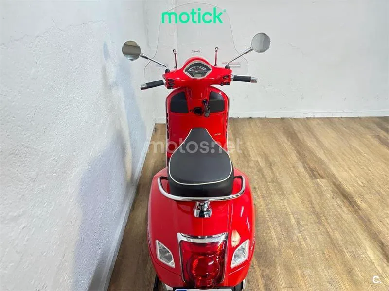 Vespa GTS 300 – Vista 6