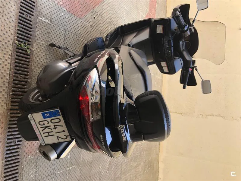 Suzuki Burgman 400 – Vista 13