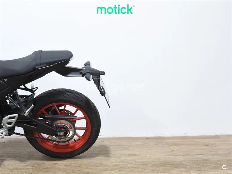 Yamaha MT-125 – Vista 9