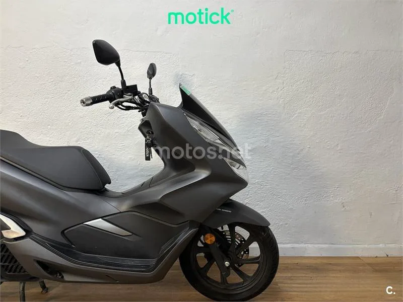 Honda PCX 125 – Vista 4