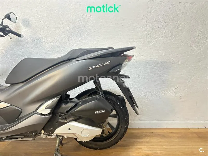 Honda PCX 125 – Vista 9
