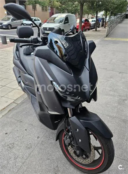 Yamaha XMAX 300 – Vista 2