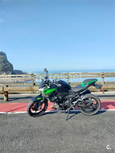 Kawasaki Z400 – Vista 12