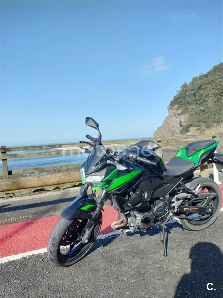 Kawasaki Z400 – Vista 13