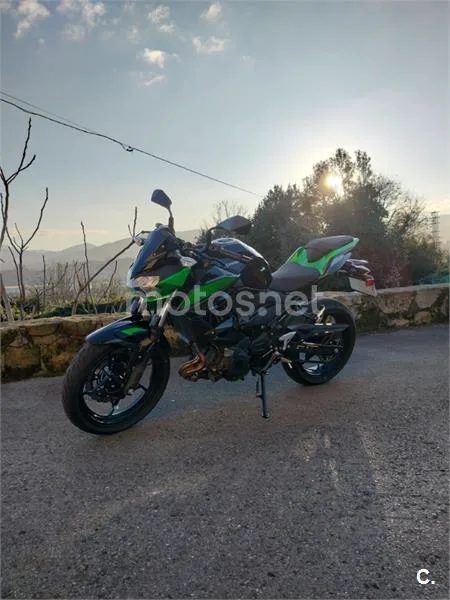 Kawasaki Z400 – Vista 14