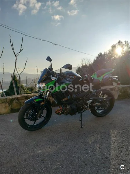 Kawasaki Z400 – Vista 15