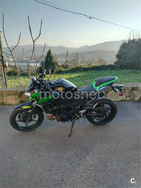 Kawasaki Z400 – Vista 17