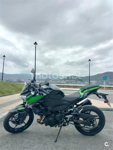 Kawasaki Z400 – Vista 3