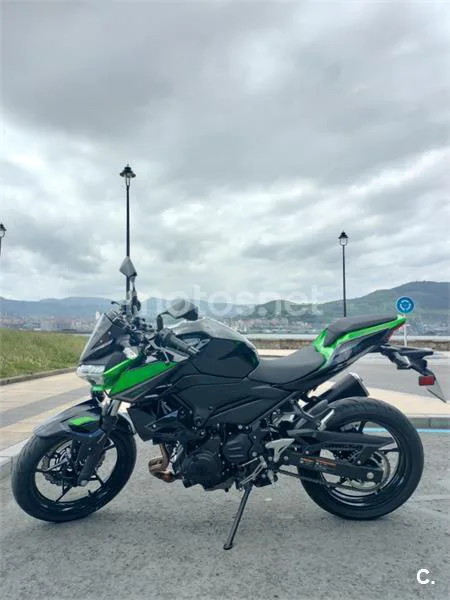 Kawasaki Z400 – Vista 21
