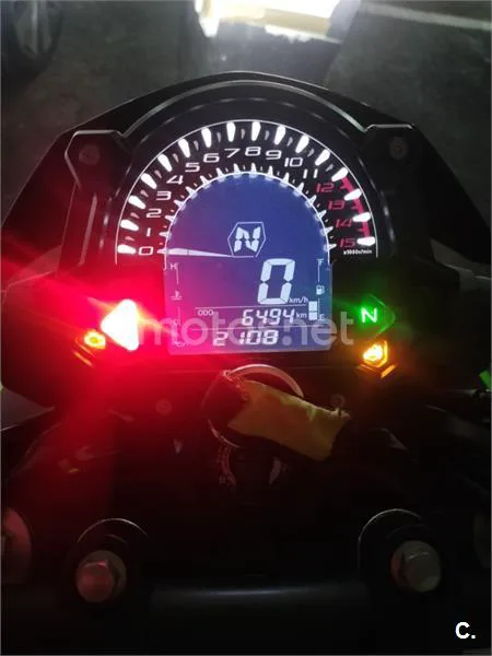 Kawasaki Z400 – Vista 22