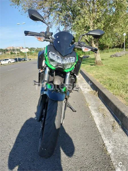 Kawasaki Z400 – Vista 4