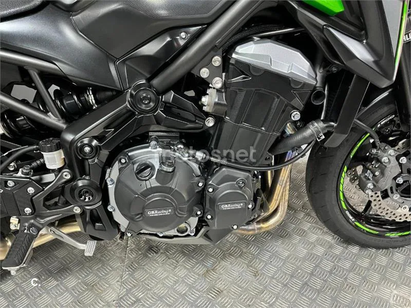 Kawasaki Z900 – Vista 5