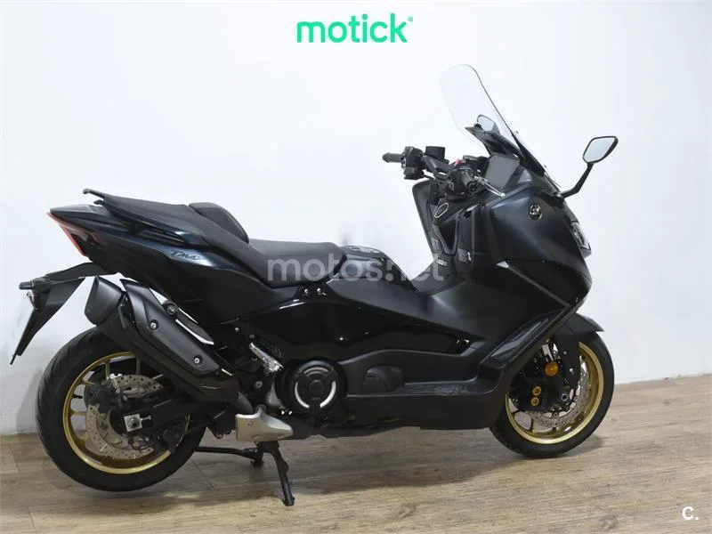Yamaha TMAX – Vista 10