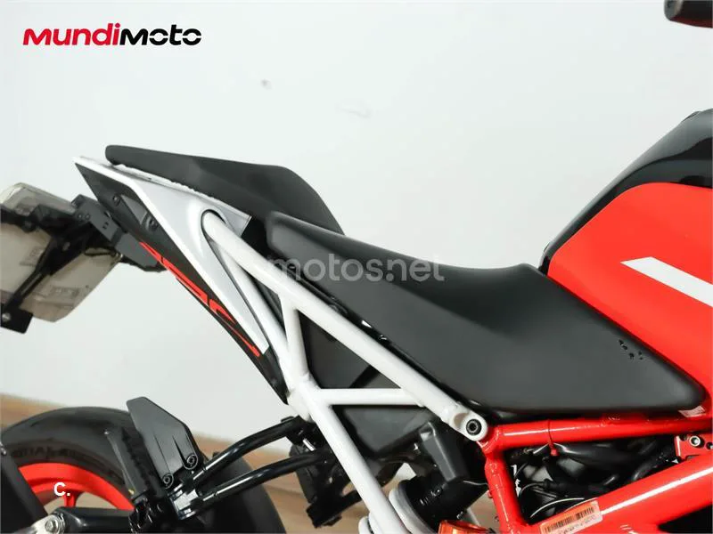 KTM 390 – Vista 23