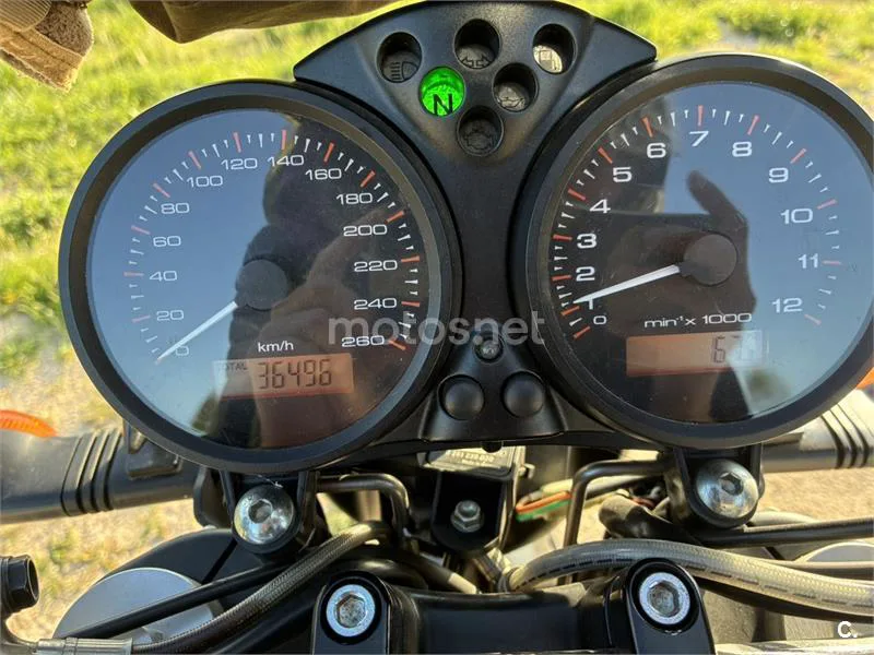 Ducati Monster 695 – Vista 3