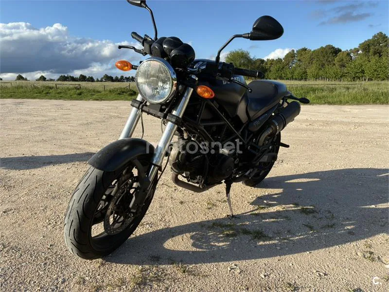 Ducati Monster 695 – Vista 4