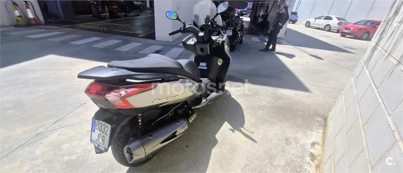 Kymco Super Dink 300 – Vista 5