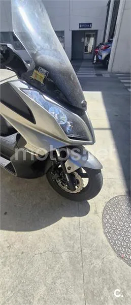 Kymco Super Dink 300 – Vista 6