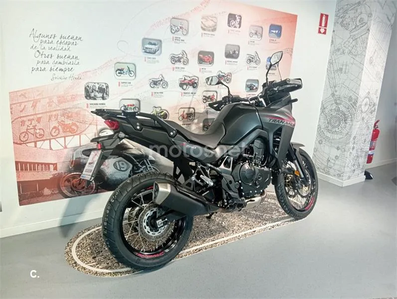 Honda XL 750 Transalp – Vista 3