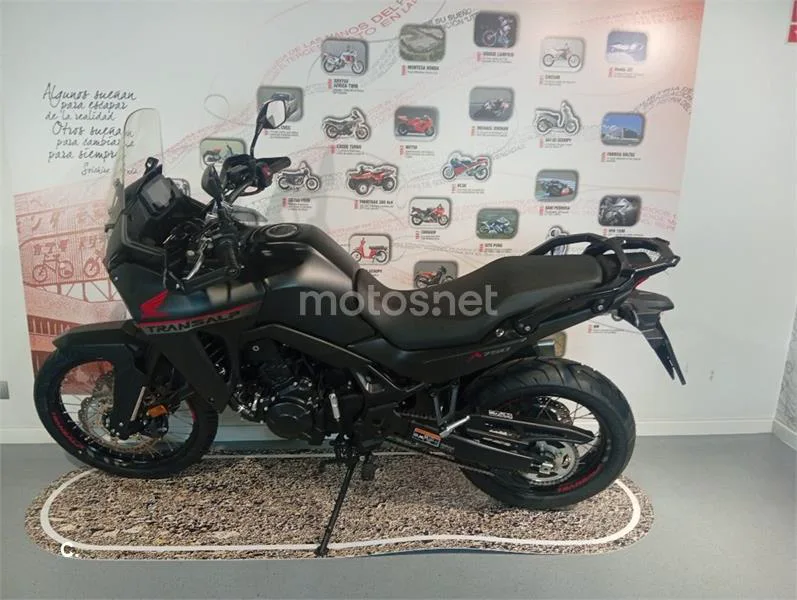 Honda XL 750 Transalp – Vista 4