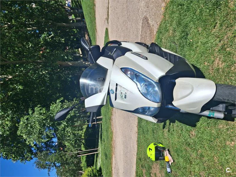 Piaggio X7 Evo 125 – Vista 4