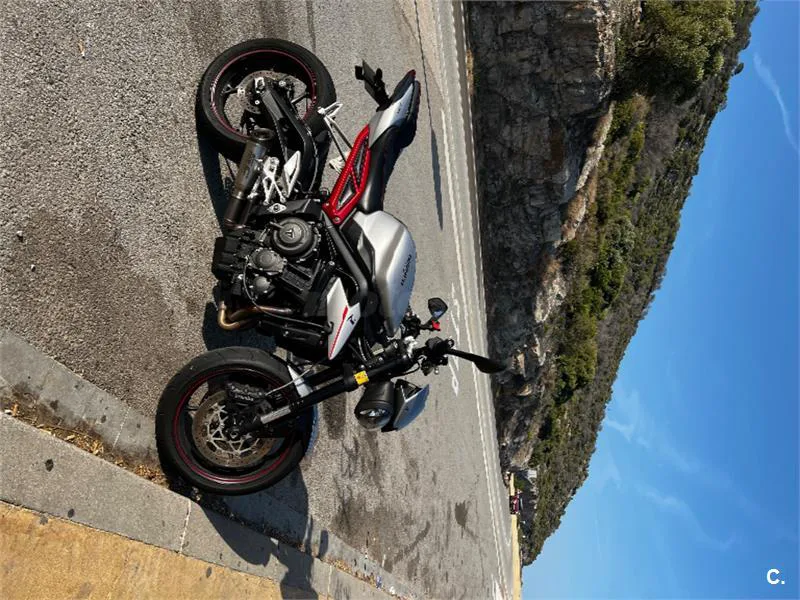 Triumph Street Triple – Vista 2