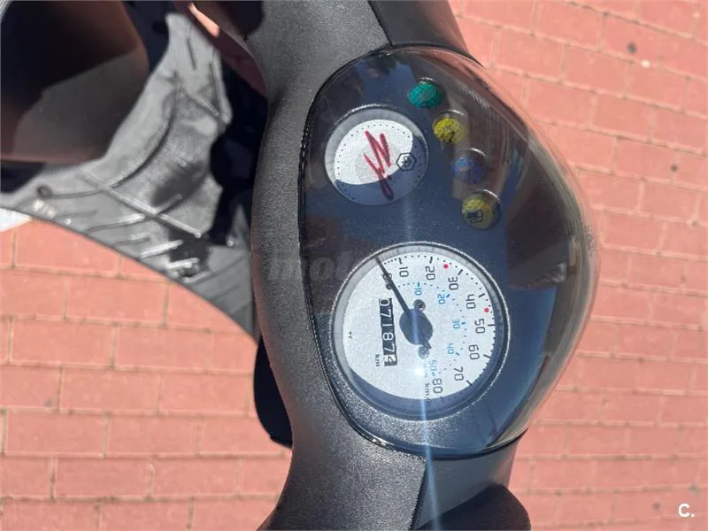Piaggio ZIP 50 4T – Vista 5