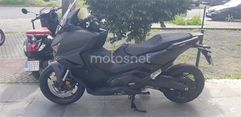 Honda Forza 750 – Vista 3