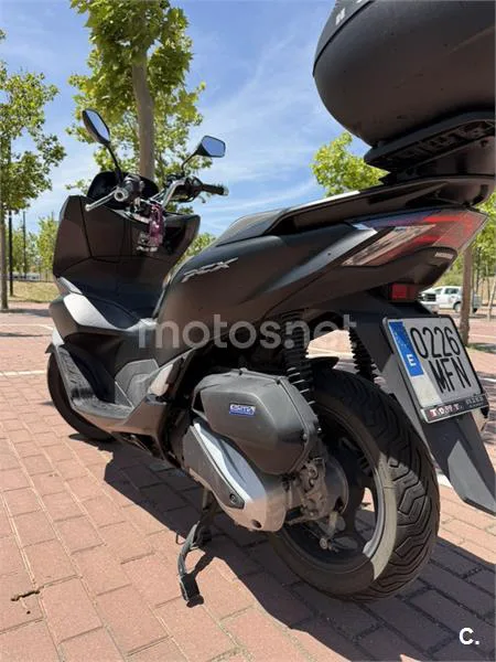 Honda PCX 125 – Vista 3