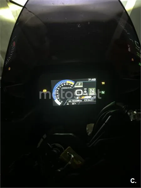 Suzuki GSX-8R – Vista 11