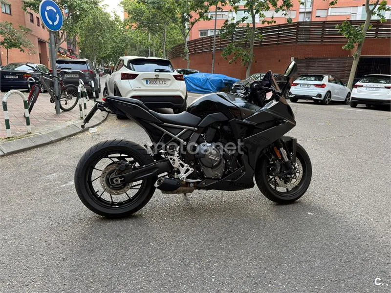 Suzuki GSX-8R – Vista 3