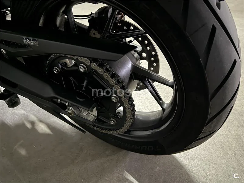Triumph Tiger 900 – Vista 7