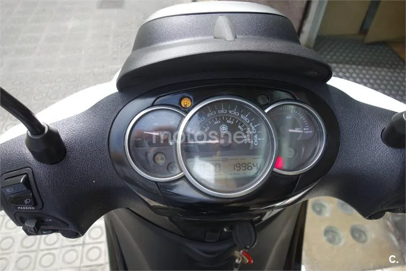 Piaggio Beverly 300 – Vista 11