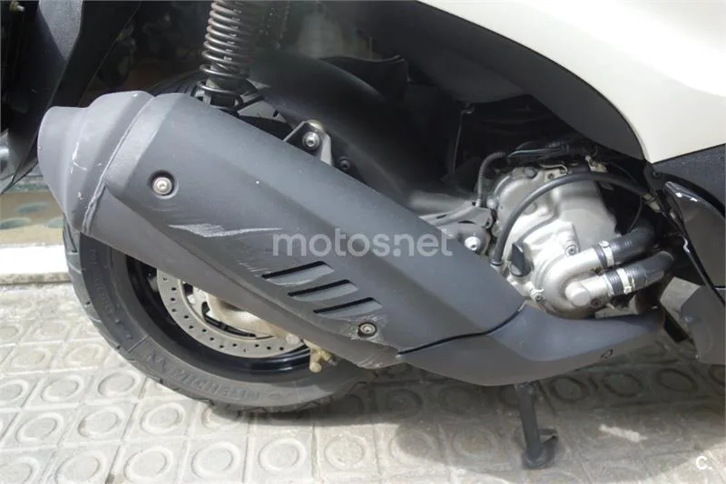 Piaggio Beverly 300 – Vista 17