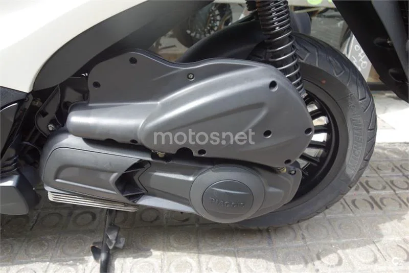 Piaggio Beverly 300 – Vista 4
