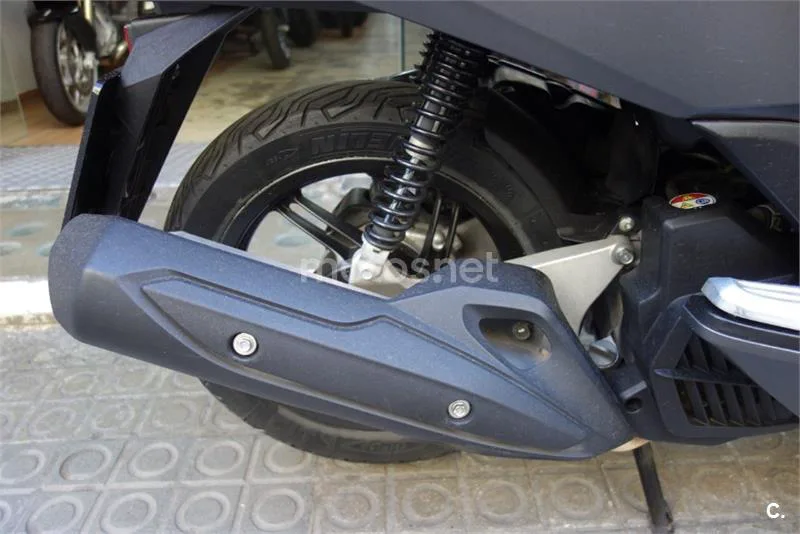 Honda PCX 125 – Vista 4
